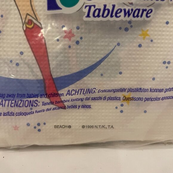 1996 Sailor Moon tablecloth - Picture 2 of 6